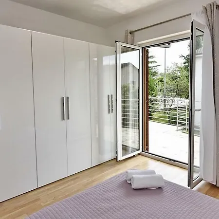 Apartman Aurora *