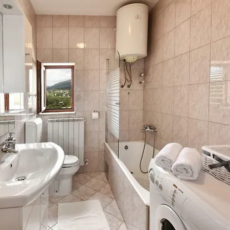 Apartman Aurora *